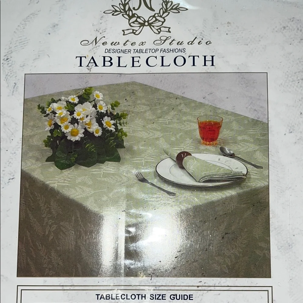 Green Botanical Table Linen for Dining